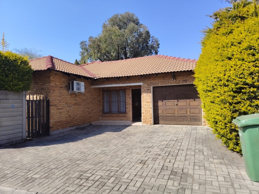 3 Bedroom Property for Sale in Waterval East North West